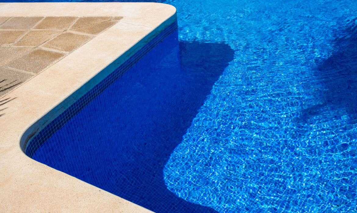 Revêtement de piscine : comment allier sécurité et design ?